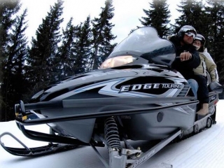  Sendero y bosque para motos de nieve 
